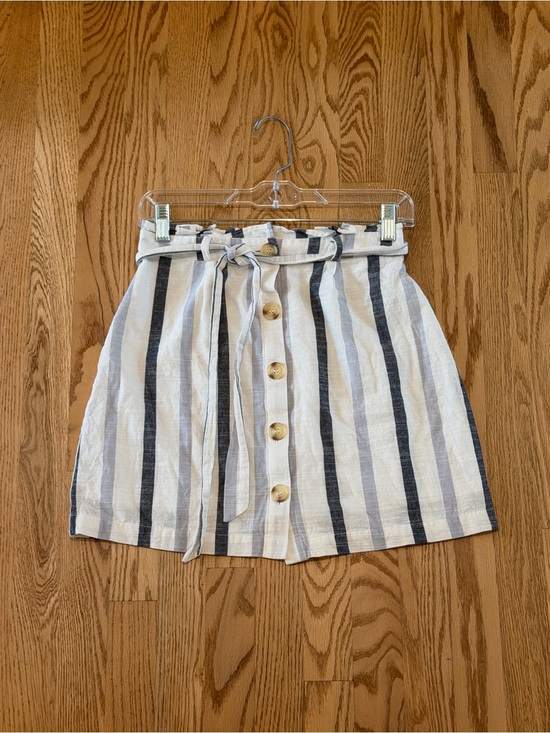 mine Dresses & Skirts - mine Striped Button-Front Mini Skirt - White & Navy, never been worn